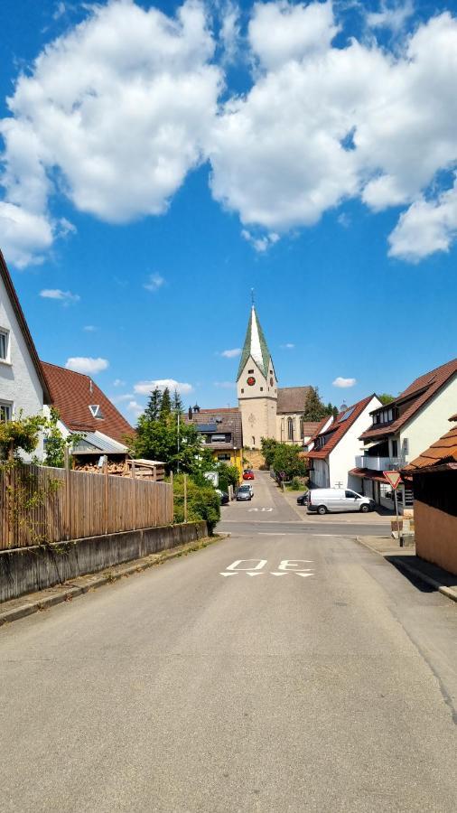 Ruhige, Modern Eingerichtete 2 Zimmer Wohnung Im Untergeschoss Eines Zweifamilienhauses Hildrizhausen Zewnętrze zdjęcie