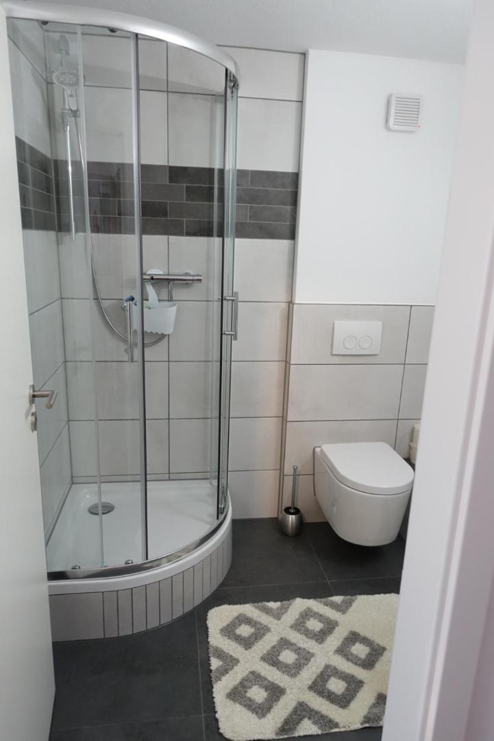 Ruhige, Modern Eingerichtete 2 Zimmer Wohnung Im Untergeschoss Eines Zweifamilienhauses Hildrizhausen Zewnętrze zdjęcie